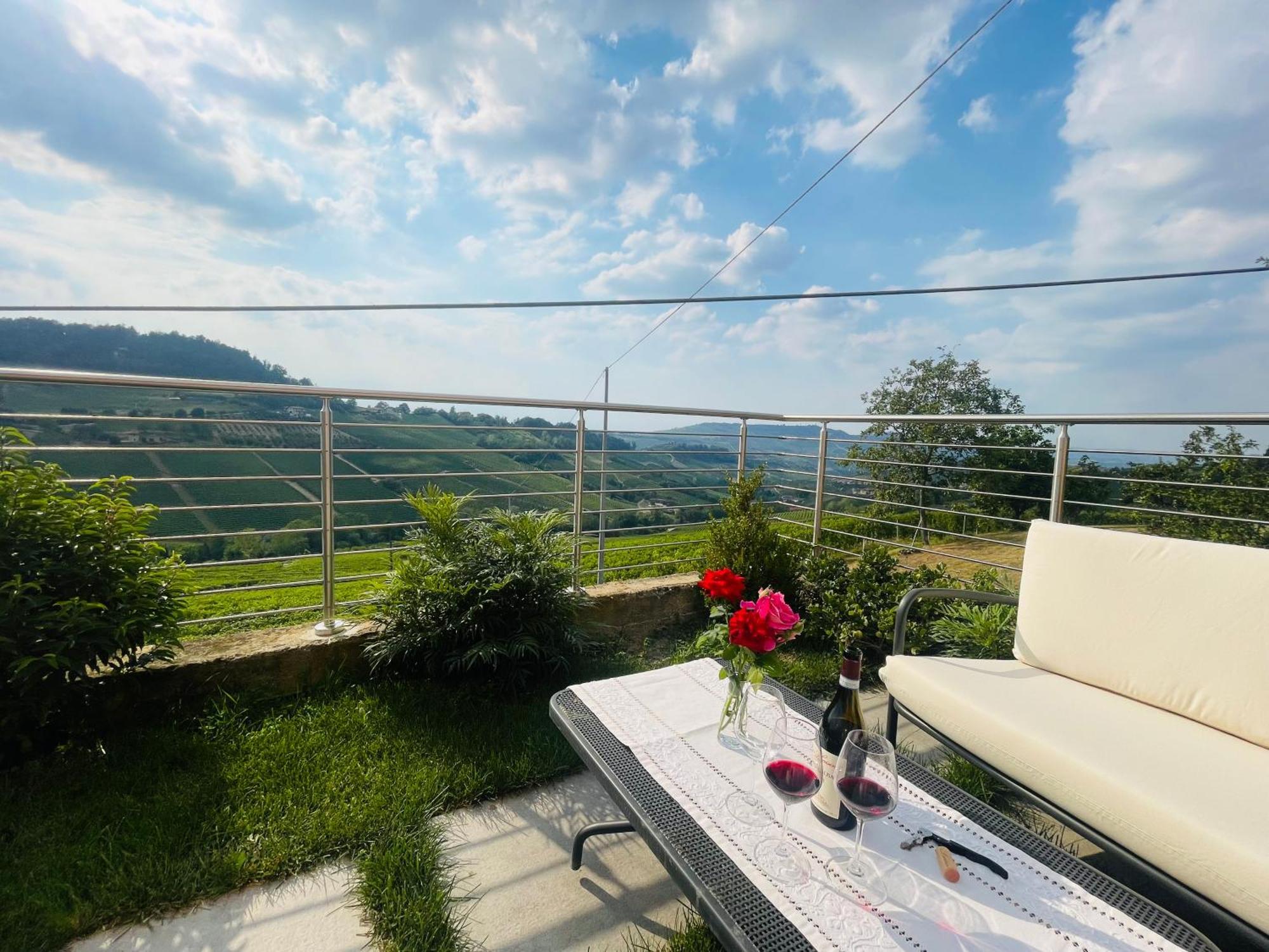 Casa Rafanelli Apartment Monforte D'Alba Exterior photo